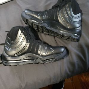 nike foamposite Baskin black on black